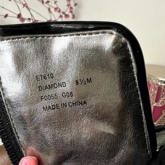 Calvin Klein Diamond Quilted Nylon Leather Trim Heeled Ankle Booties Black 8.5 - Picture 10 of 15